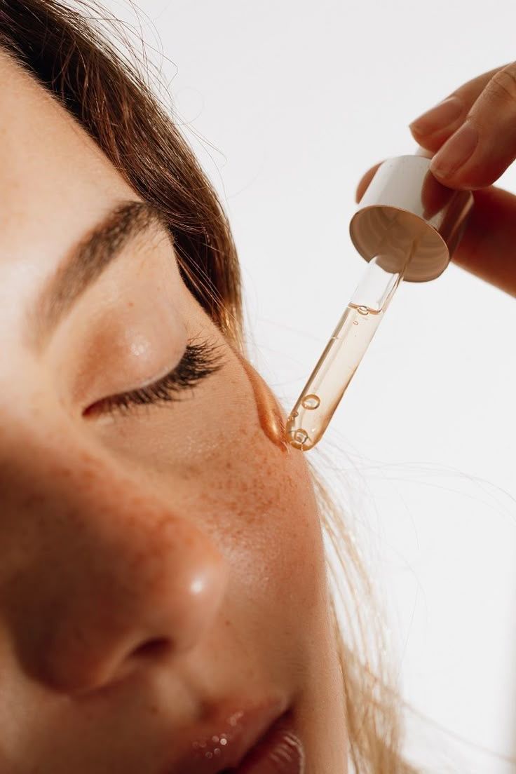 What Are Antioxidants in Skincare? Usage, Benefits & Types