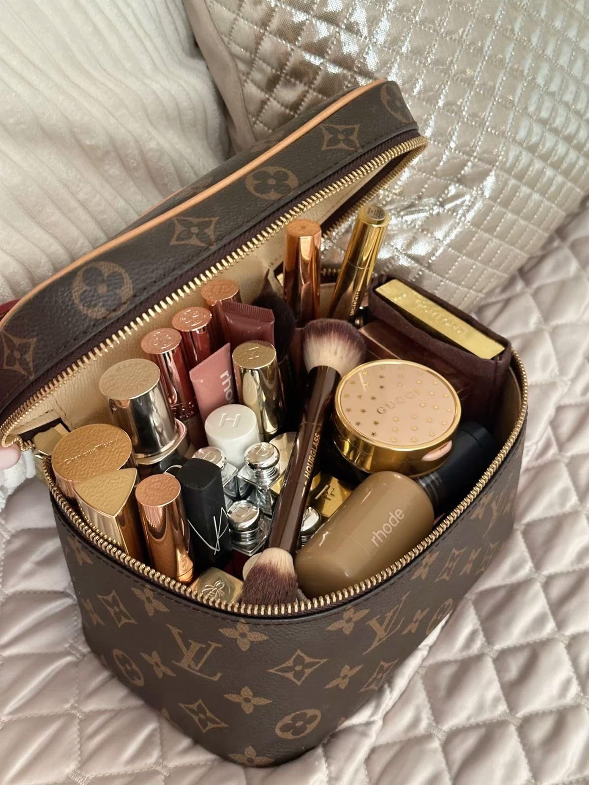 Essential Products Must-Have in Makeup Bag