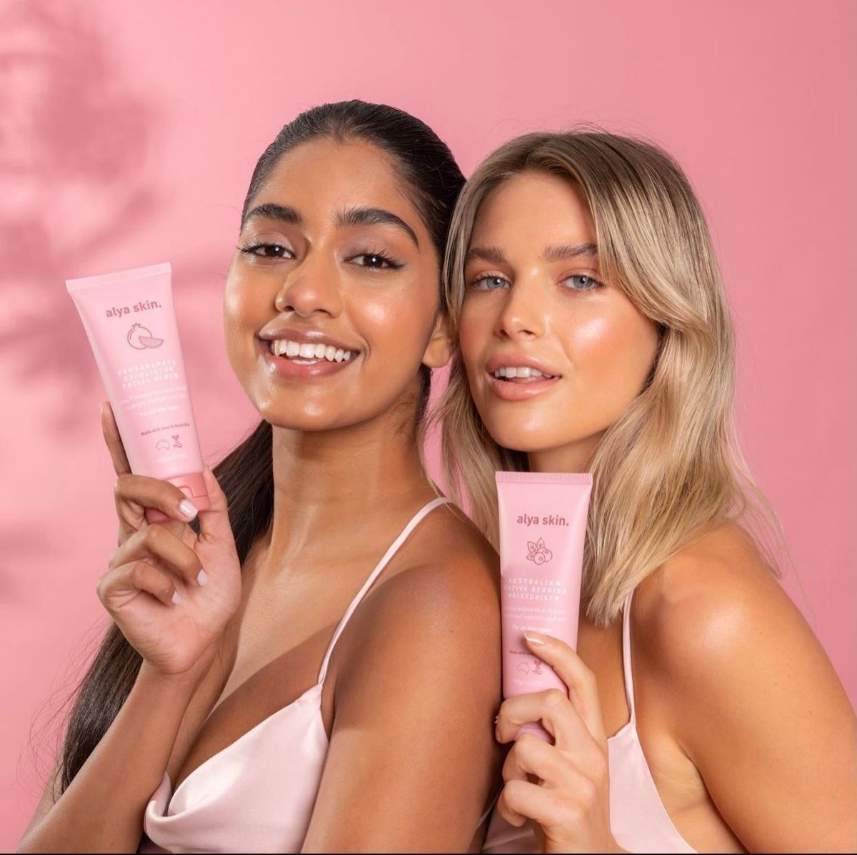 The Timeless Skincare Duo – Facial Massage & Moisturizing