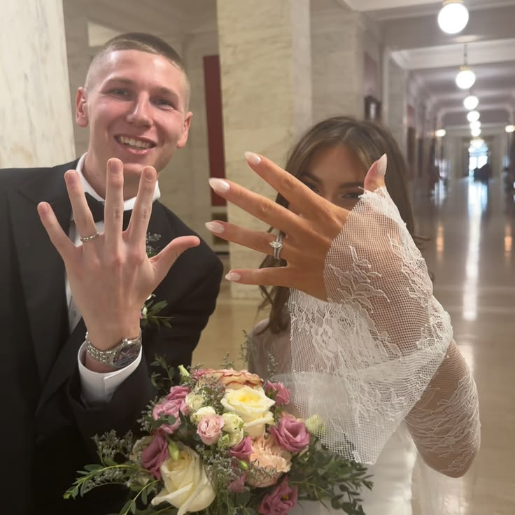 How to Transform Your Wedding Day Look from Day to Night?